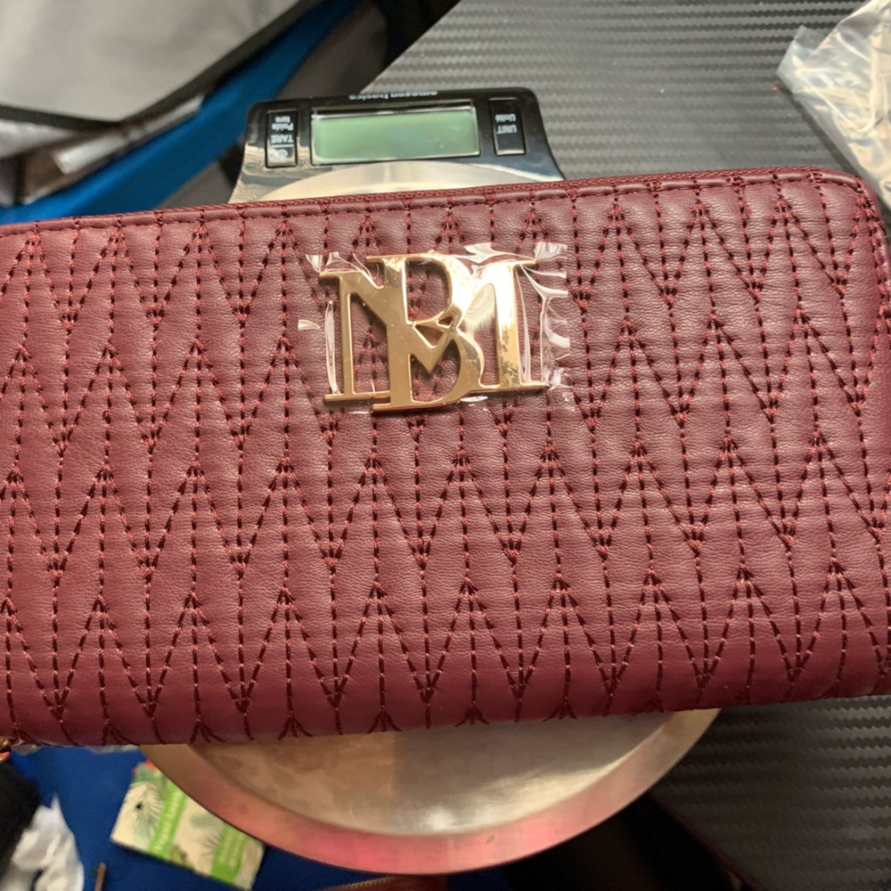 NWT plum‎ badgley mishka zippy and snap wallet